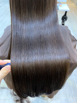 ジーナ 新宿(Zina) インカラミ縮毛矯正【ジーナ新宿 岩本 多矢】