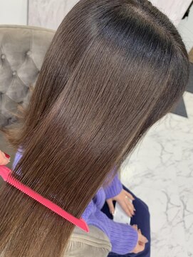 エスカーラ 表参道(THE ESCALA) 縮毛矯正をしていても艶髪になれます【タビラマユミ】