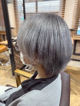オーブ ヘアー リリー 博多2号店(AUBE HAIR lily) ホワイトシルバーカラー！