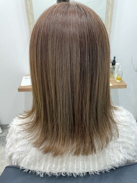 アン(an) ツヤツヤミルクティーベージュ