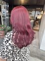 ロロネー(Lolonois) 色持ちがいい濃いめピンクと髪質改善カラーで艶々に！
