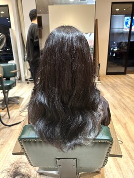 サラ(sarah) ダークグレー／ホワイトグレー