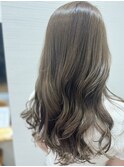 質感柔らかアッシュベージュ×ツヤウェーブ