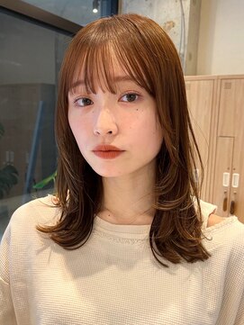 ガーデンヨコハマ(GARDEN YOKOHAMA) ミディアムレイヤーフルバング外ハネワンカール小顔カットくびれ