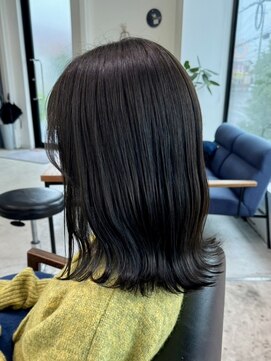 ストゥー(StueW.) 艶髪カット/カラー/ダークブラウン