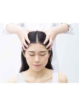 スキンケア発想で構成されたスパメニュー。頭皮も髪の毛もケアします。