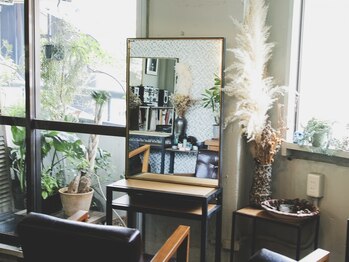 マロウズ(Marrows)の写真/リピーター多数◇４席のみのプライベートサロン。開放感のある居心地の良い店内で癒しのサロンタイムを。