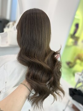 ジーナ 博多(Zina) 韓国風外巻き/ヨシンモリ