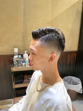 オアゾバーバー(OAZO BARBER) スキンフェード/7:3分/濡れパン