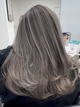 ビーシャンス(B.Chance) 【白髪ぼかし◎】コントラストバレイヤージュ