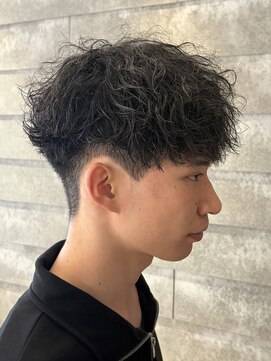 ニアウ 伊勢崎連取店(Niau) MEN’S HAIR/サーフカール/刈り上げセンターパート/伊勢崎