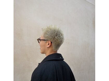 イージーボールド(Yeezy Bold)の写真