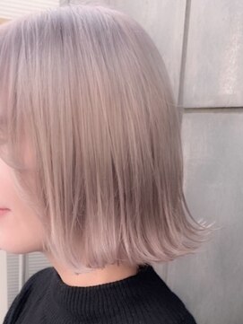 カリーナコークス 原宿 渋谷(Carina COKETH) ダブルカラーボブ(ケアブリーチ.インナーカラー.レイヤーカット)