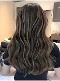 ミルクティーグレージュハイライトケアブリーチレイヤーカット