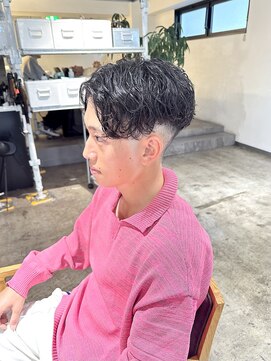 ザ オーダー(THE ORDER) 癖毛活かしカットフェードカットバーバースタイルパーマ風セット