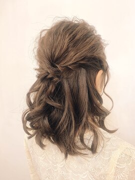 ワンイレブン 新橋銀座口(ONE_ELEVEN) ハーフアップ　東京銀座新橋ヘアセット