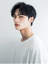 セプト 博多(SEPT.)&nbsp;センターパート ツーブロック 眉毛カット 韓国ヘア ヘッドスパ