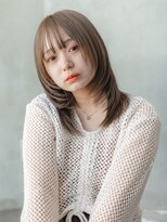 グレージュ/ミディアムレイヤー/20代30代大人かわいい