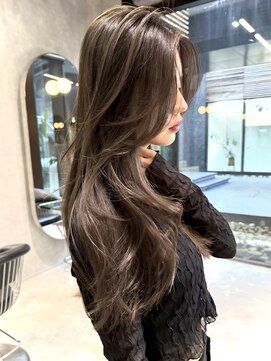 シティ(CITY) レイヤーカット 顔まわりカット 色気ヘア 韓国風レイヤー