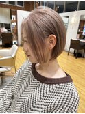 切りっぱなしボブ　x　ミルクティー