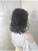 ダークグレー