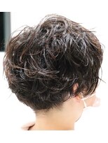 ウィスカーヘアー(whisker hair)&nbsp;ねじりスパイラルパーマ