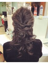 ヘアー バイ ミーズ(hair by Mii’s) ハーフアップ