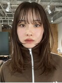 顔周りレイヤーカットくびれヘアミルクティーベージュカラー