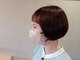 手と髪の写真/前髪や顔周りの似合わせ、クセ毛さんのお髪の悩みも解決します。あなたの”なりたい”を叶えます。