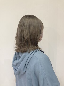 ウォーム(warm) ケアブリーチで作るワンブリーチグレーベージュ