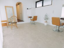 【落ち着いた店内】カフェ・インテリア好きオーナーのこだわり