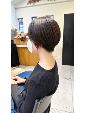 丸みショート黒髪