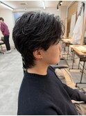 MEN’S HAIR/サーフカール/刈り上げセンターパート/佐久間玲於