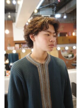 エディ(Edy) 波巻きスパイラルパーマブラウンカラー外国人風眉毛カット岡山