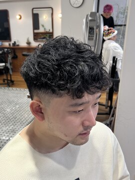 ザデイトウキョウ 表参道 青山(THE DAY TOKYO) MEN’S/サーフカール/刈り上げセンターパート/表参道駅/青山