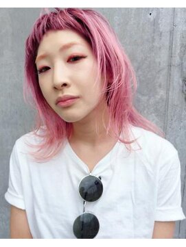 ジーナ(XENA) ライトピンクが際立つシースルーウルフレイヤー