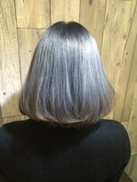 トムキャット(TOM CAT) 【新宿TOMCAT】シルバーグラデーションボブ