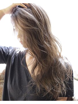 メリー(merry craftsman's factory) 【merry_TATSUYA】光に透けるパールベージュ