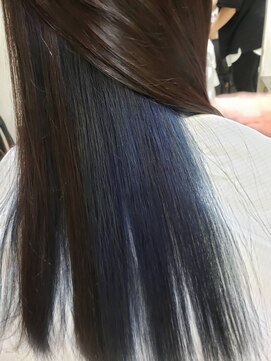 エム デ ヘアー オカダ 個性派ロング