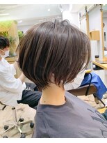 アヴァロン(AVALON)&nbsp;絶壁解消×イルミナカラー×前下がりくびれショート永田カズヤ