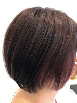 タヤ 相模大野店(TAYA) 丸みショートボブ/インナーカラーピンク