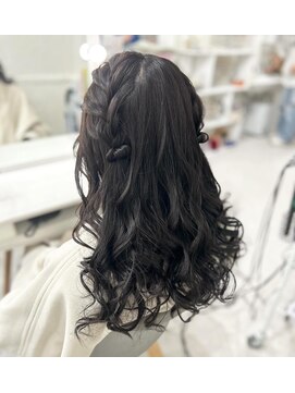 ラモ(RAMO) 編み込みハーフツイン下ろし