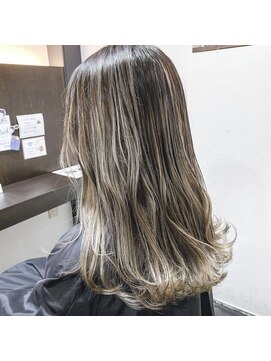 ニュイ 高槻 阪急茨木店(nui) 黒髪ボブルフネビージュ小顔ワンレンスペインカール