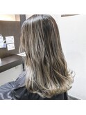 黒髪ボブルフネビージュ小顔ワンレンスペインカール