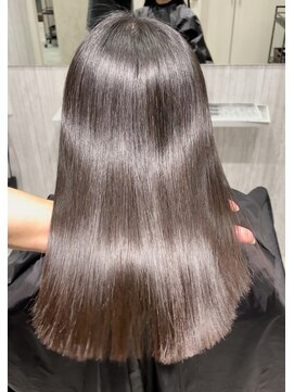 ナンバー 小山(Number.) 【小山 髪質改善 縮毛矯正】初の縮毛に極艶V.I.Pストレート