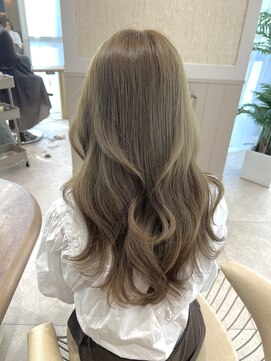 ジーナ 渋谷本店(Zina) ブリーチなしで出来るオリーブベージュ【Shion】