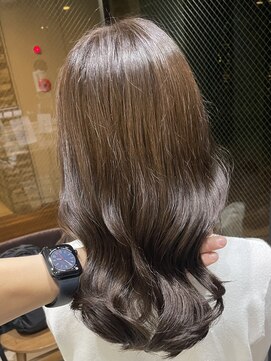 アメリ バイ アピッシュ(Amelie by apish) コテ巻き風パーマ韓国風パーマミディアムパーマ前髪パーマ