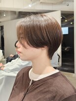 ストレータ バイ マリオ(Strata by mario)&nbsp;ミディアムからばっさりイメチェン前髪無ハンサムクールショート