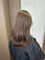 カミエ(kamie) セミロングのベージュカラー×透明感トリートメント