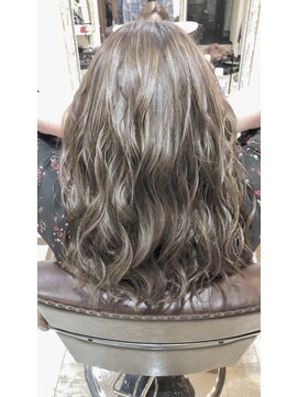 ティアラ 桜木町(TIARA) お客様styleハイライト☆ラベンダ×プラチナ×ベージュｂｙ西山